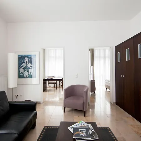 Otel Burns Art 4*