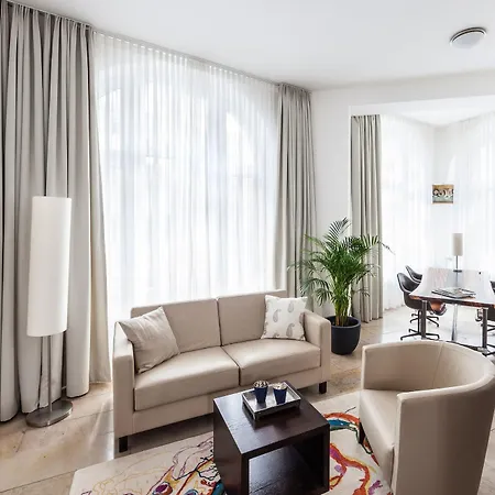 Burns Art Hotel