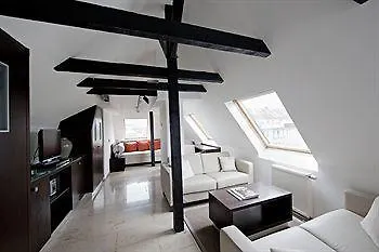 Burns Art Hotel