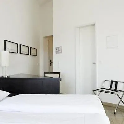 Burns Art 4* Dusseldorf