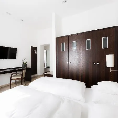 Hotel Burns Art 4*
