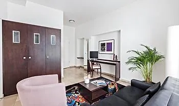 Burns Art Szálloda 4*